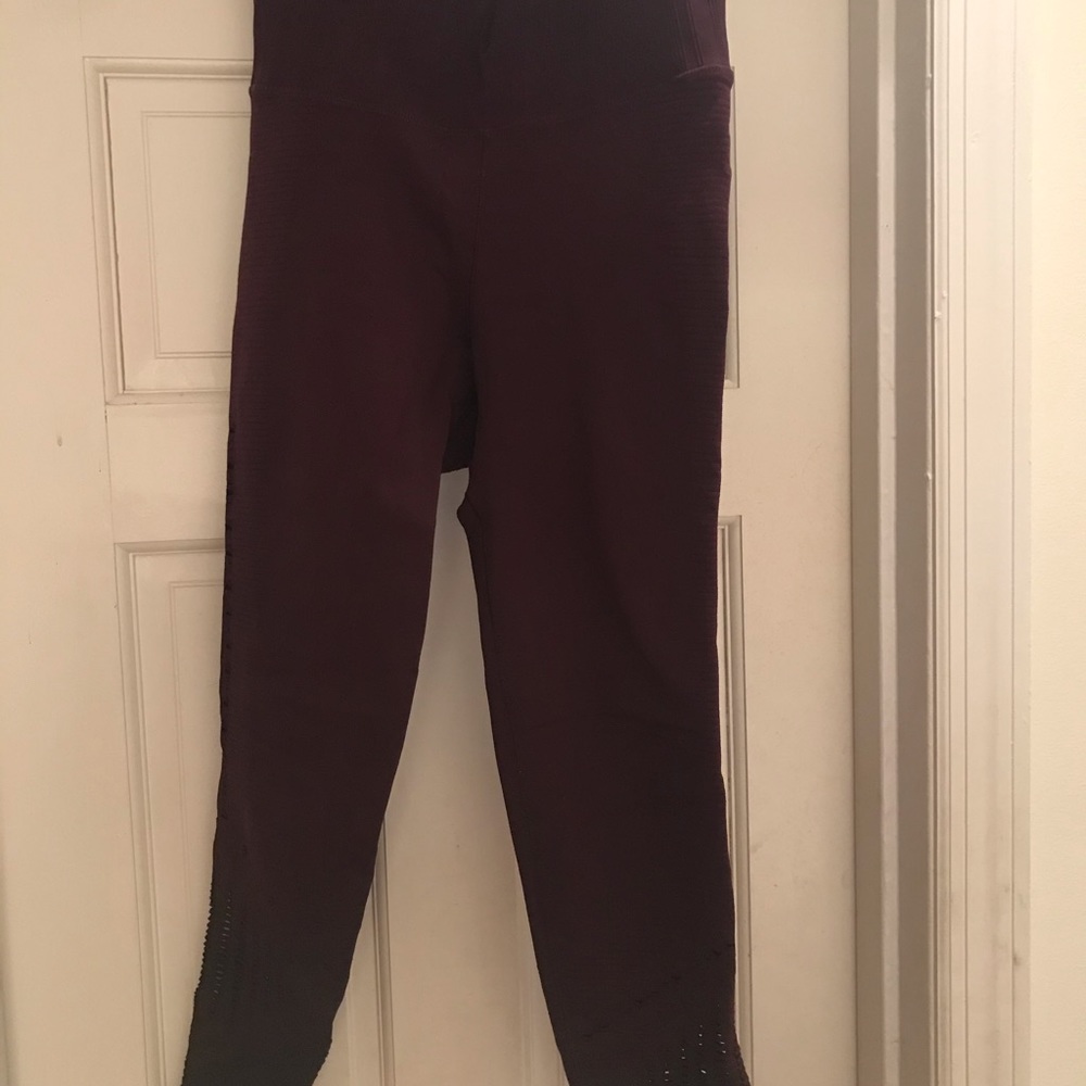 Women’s athletic leggings